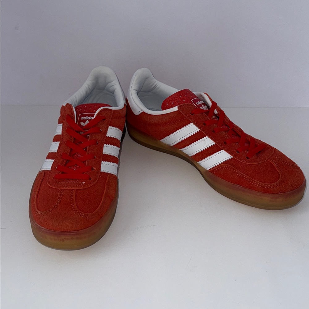 WOMEN’S ADIDAS GAZELLE ORANGE RED SUEDE SNEAKERS GUM SOLE SZ WOMEN 7/YOUTH 5.5